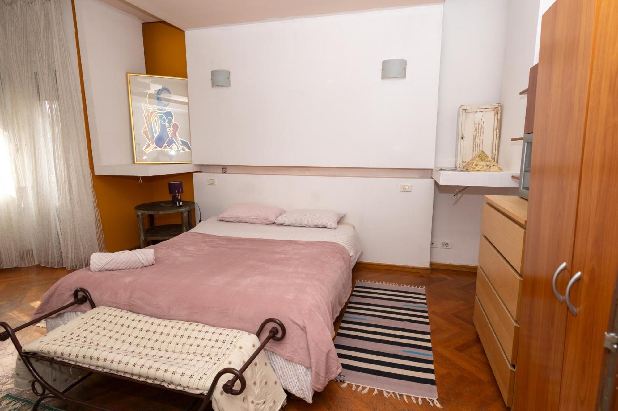 Shared Retro Vintage Luxury Apartment Bucarest Exterior foto
